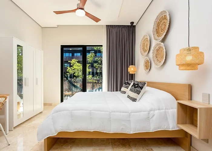 Deluxe 1 Bdr Zone Rooftop Pool W Sea View Apartment