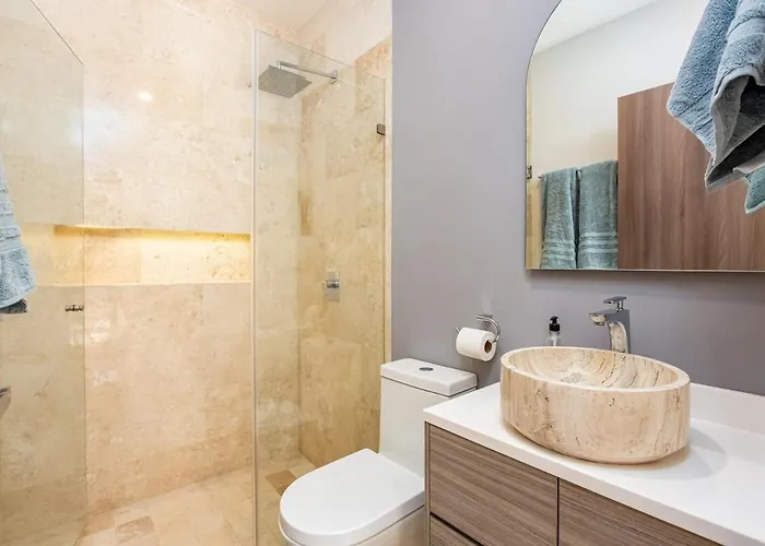 Deluxe 1 Bdr Zone Rooftop Pool W Sea View Apartment