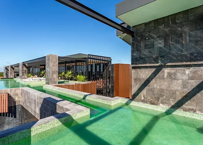 Deluxe 1 Bdr Zone Rooftop Pool W Sea View *